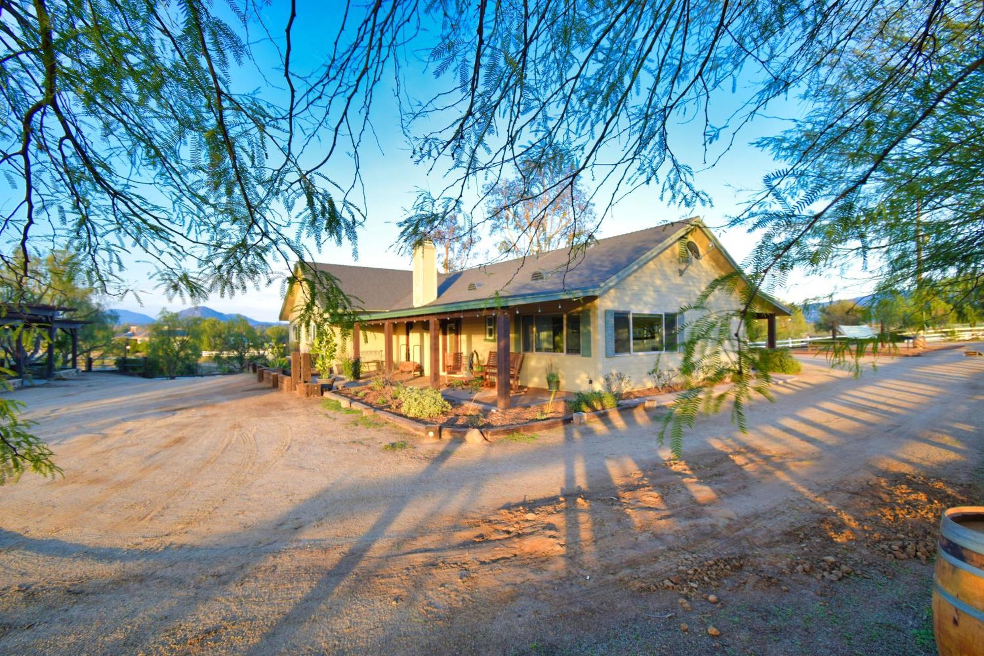 Peppertree Lane Ranch -- Seven-Acre Ranch In The Heart Of Wine Country Hotel Temecula Kültér fotó